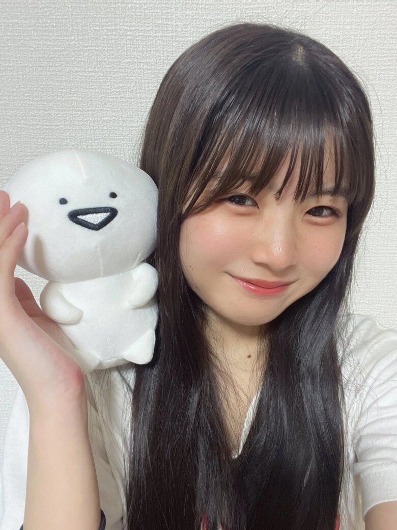 日本偶像不慎曝光与男友合照，引发粉丝不满，被要求连发一年独自“晚安”照 - 偶像便利店