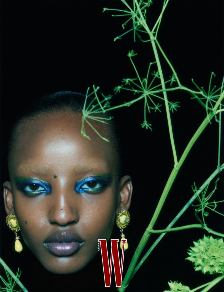 W中文版 TheIconIssue ，「Midsummer Night’s Dream」🔥💛🖤💐 - 偶像便利店