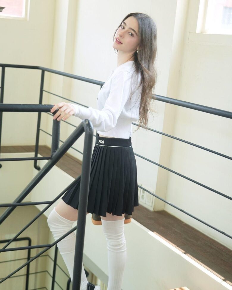 Dasha Taran - 偶像便利店