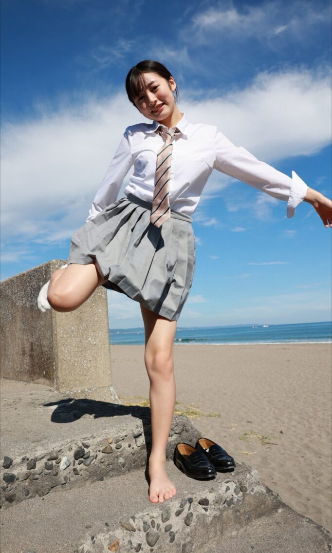 白濱美兎 写真集「なぁぜなぁぜ？」(2023.12.18) - 偶像便利店