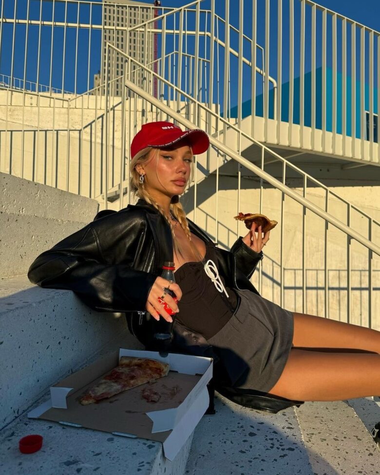 Ergi Bardhollari - 偶像便利店