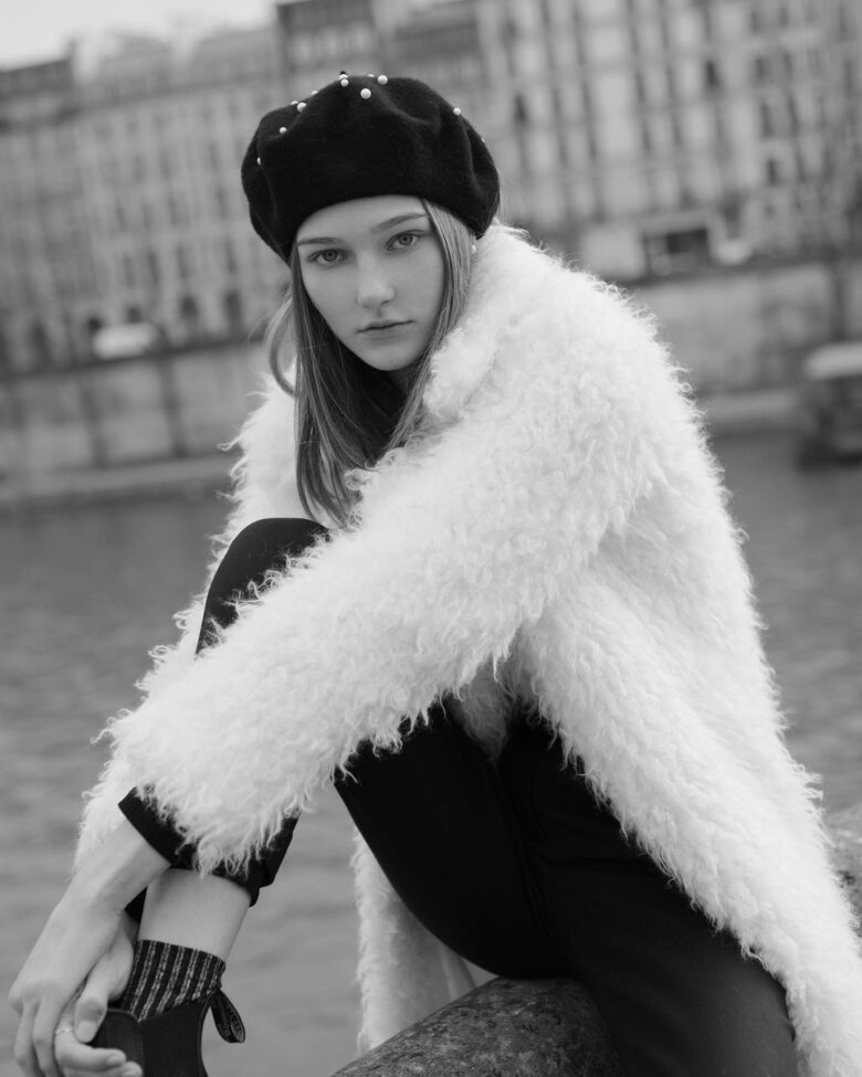 Valeria Buldini - 偶像便利店