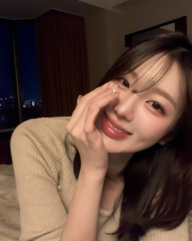 韩国美女老板娘쏘랑，外貌精致身材曼妙 - 偶像便利店