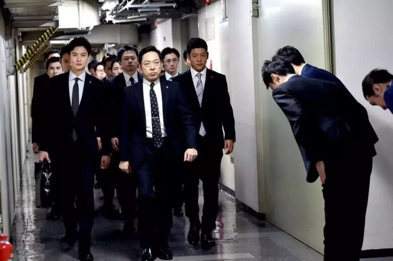 时代不一样了！日本职场文化产生代沟？年轻人的这些行为让前辈超傻眼 - 偶像便利店