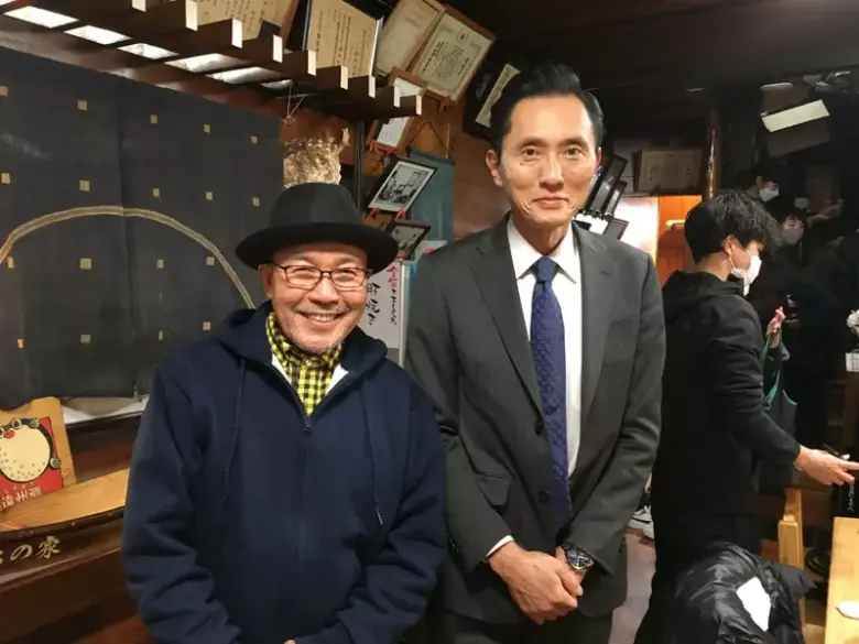 《孤独的美食家》原作者批评荞麦面店服务变差了，不吃荞麦面就走人被骂是“穷屌丝” - 偶像便利店