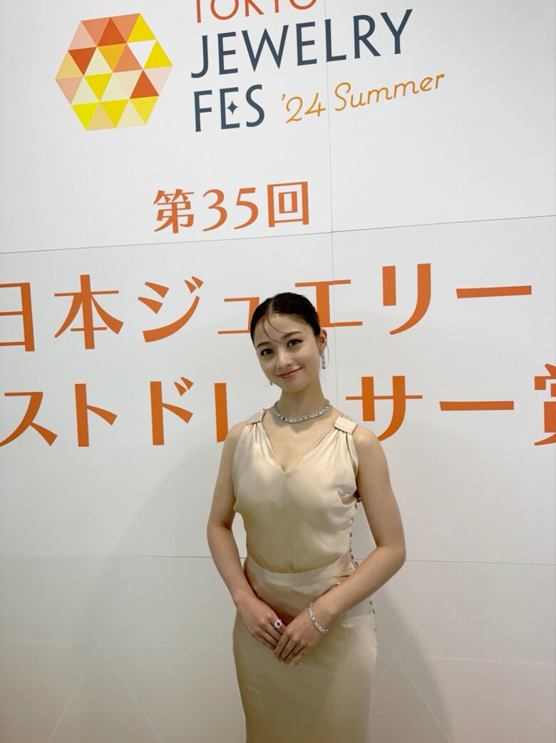 「千年一遇美少女」颜值崩塌？桥本环奈最新现身引发热议 - 偶像便利店