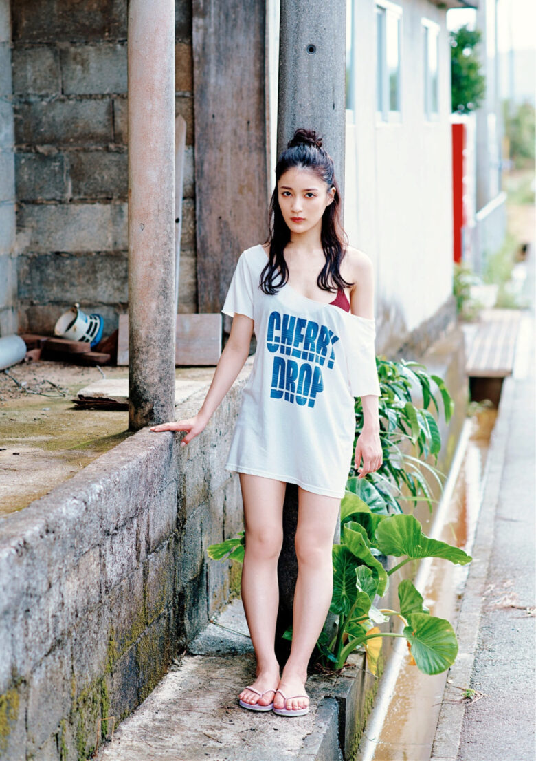 Nana Oda 織田奈那, ファースト写真集 [無頼派の純情] Set.03 - 偶像便利店