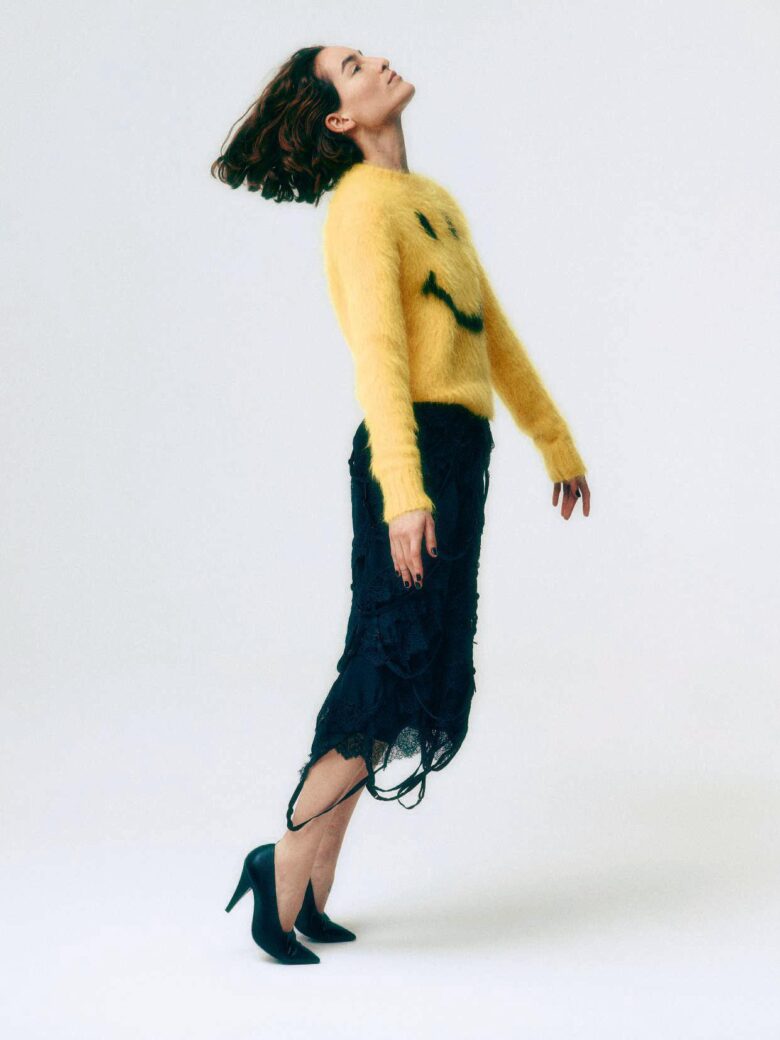 ELLE Italy October 2024 - 偶像便利店