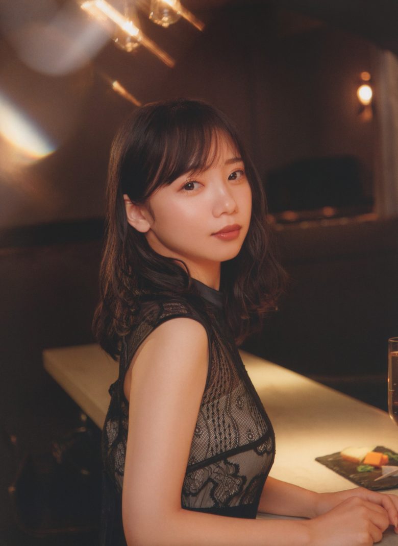 Kyoko Saito 齊藤京子, WHITE Graph 009 Set.03 - 偶像便利店